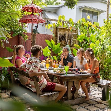 Travellers Oasis Hostel Кернс Екстериор снимка