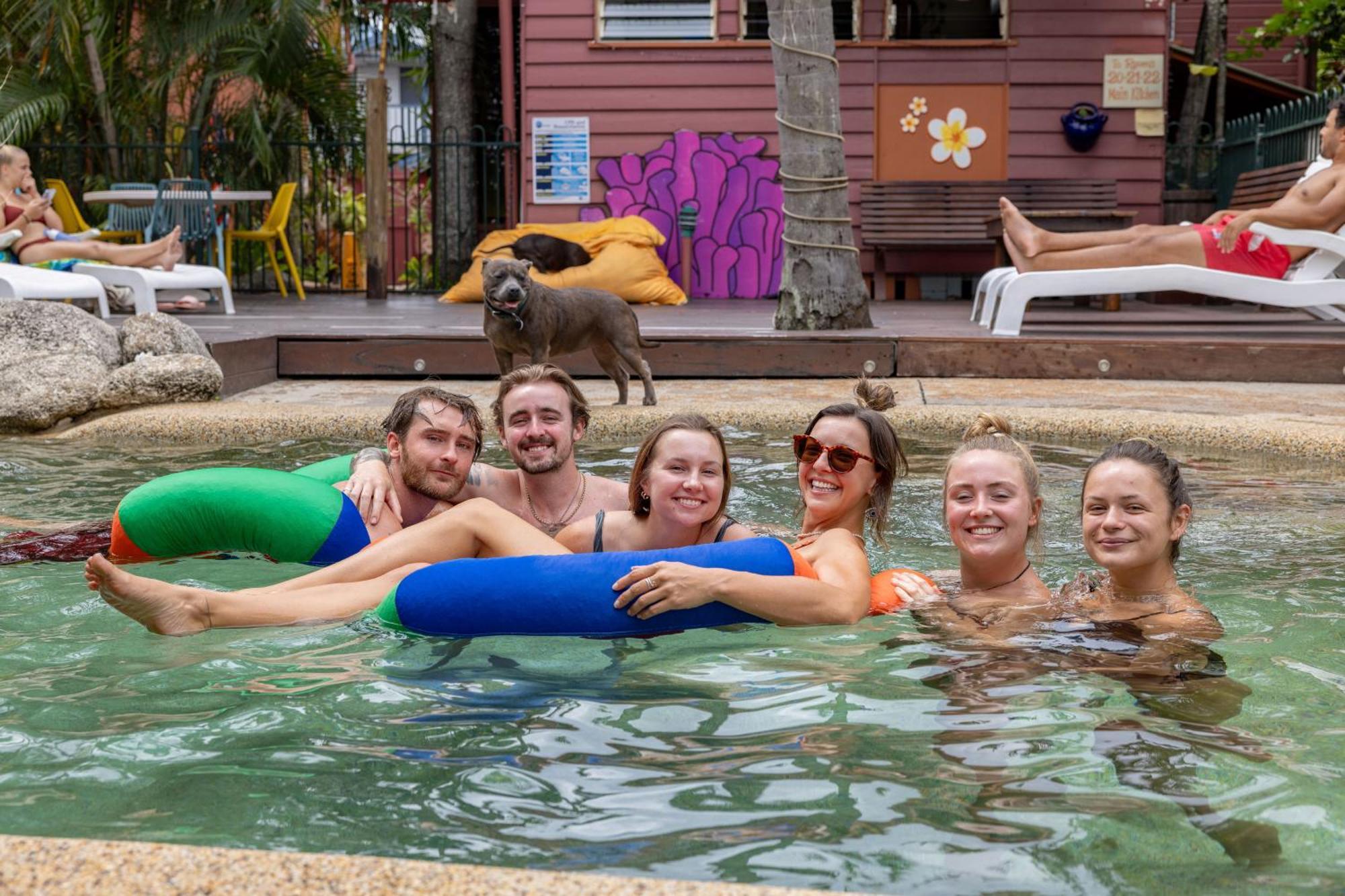 Travellers Oasis Hostel Кернс Екстериор снимка