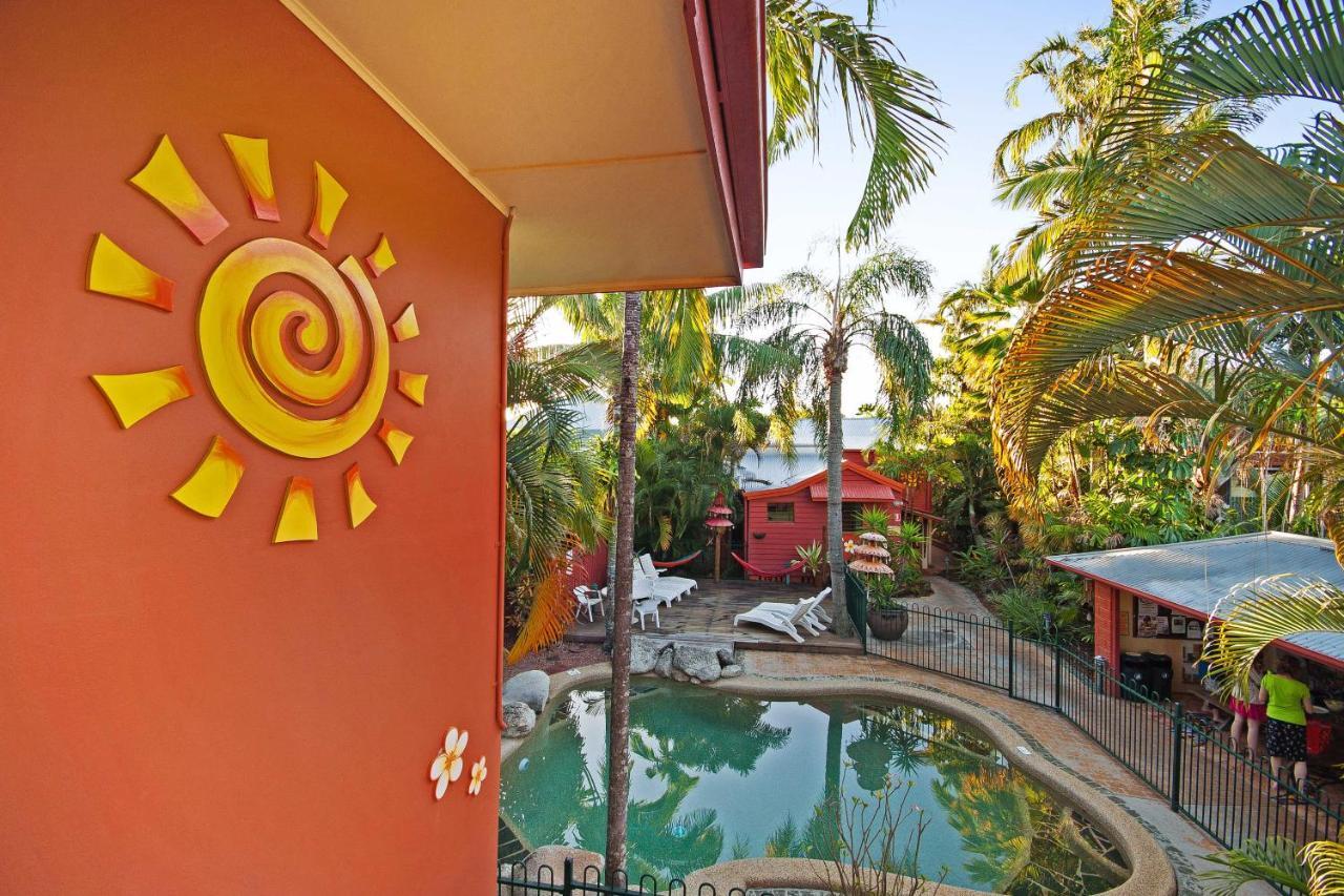 Travellers Oasis Hostel Кернс Екстериор снимка